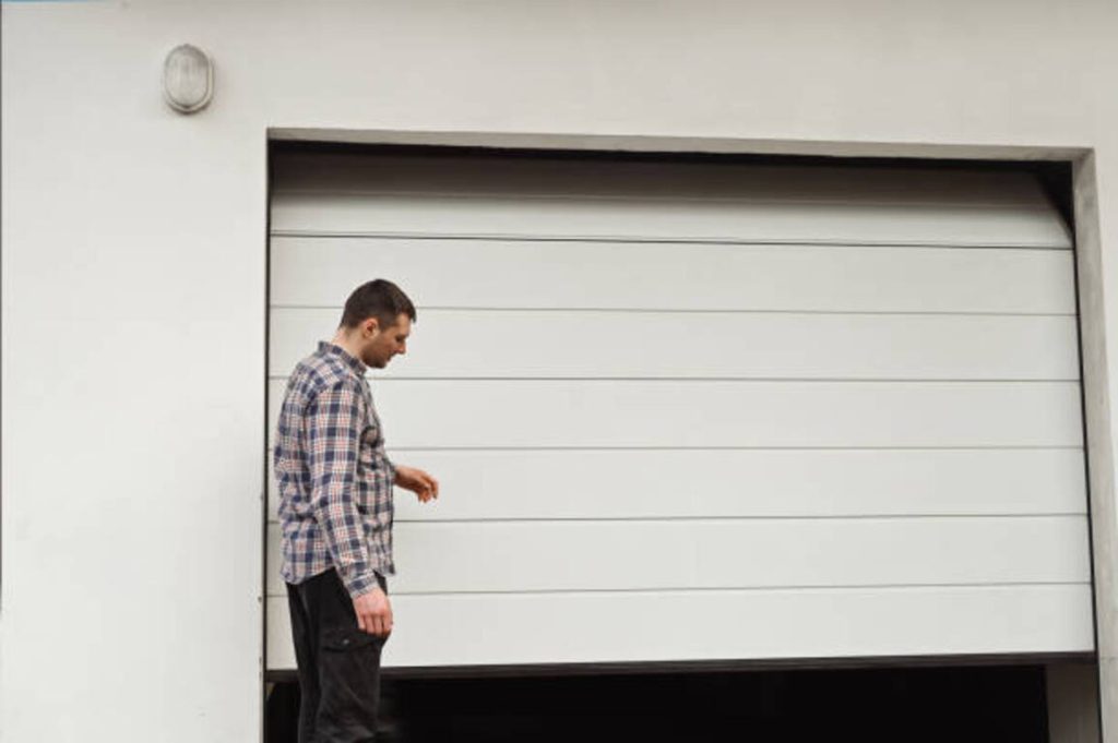 Self-Storage and Seasonal Transitions