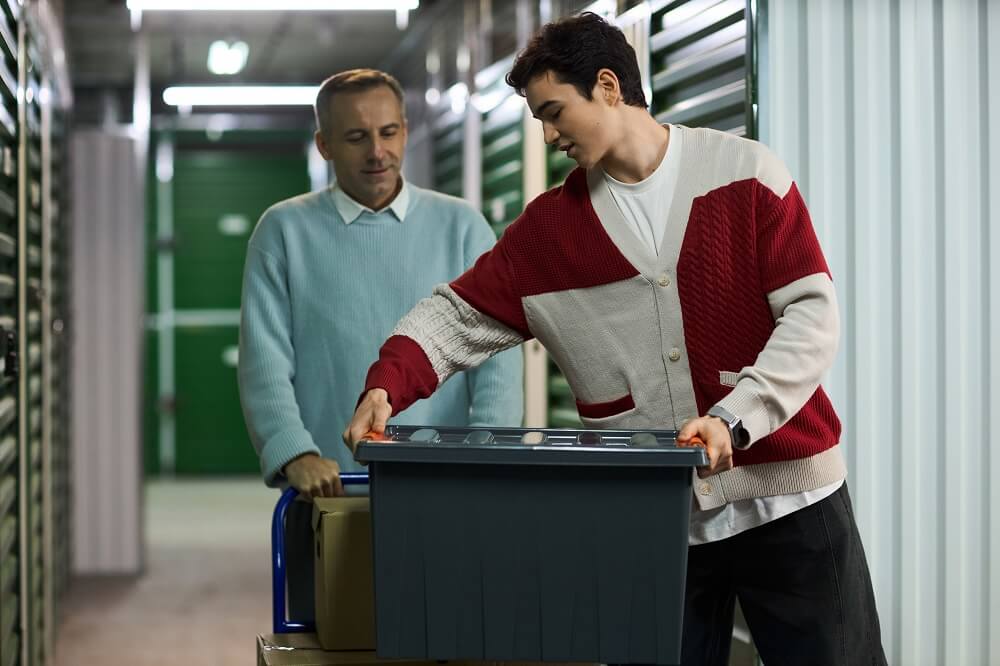 Storage team helping a customer