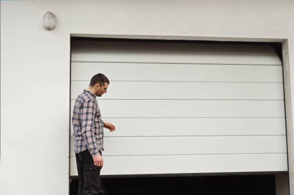 Self-Storage and Seasonal Transitions